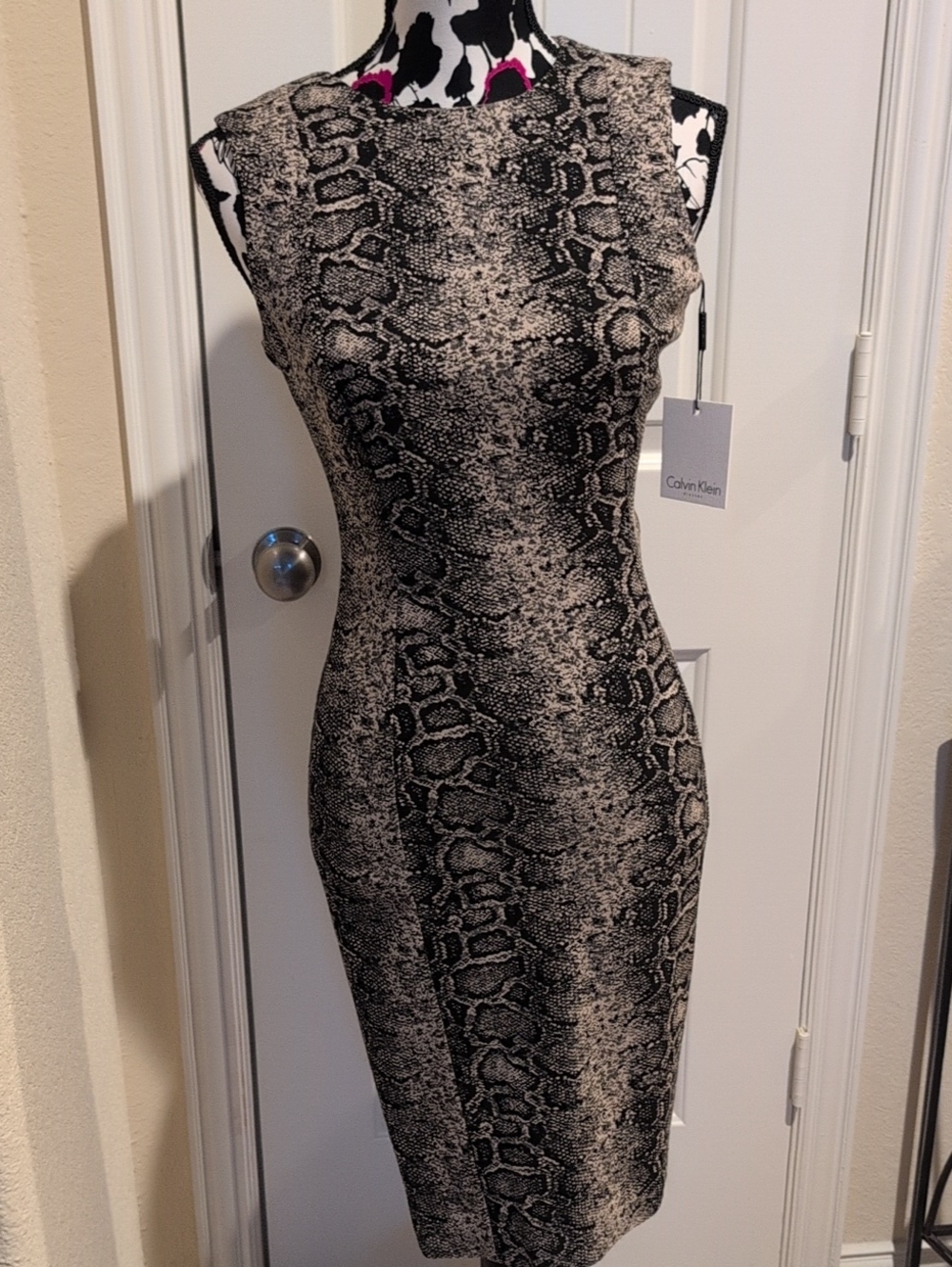 Calvin Klein Black & Cream Snake-Print Sheath Dress Size 2 New With Tags